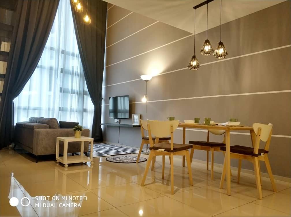 Ekocheras Luxury Duplex House Apartment *